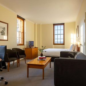 Deluxe Zimmer mit Kingsize-Bett